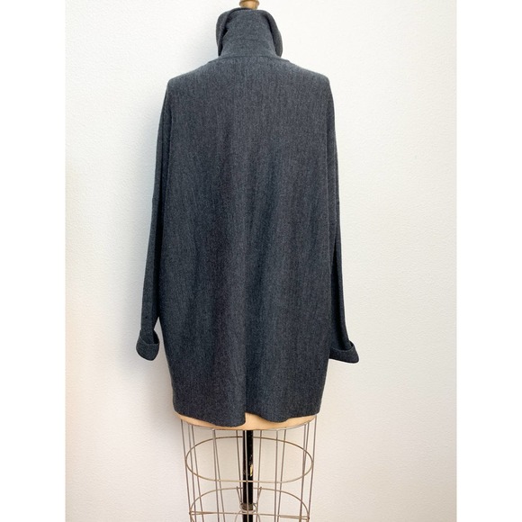 TAHARI Lux GRAY Wool Kangaroo Oversized Sweater M - Picture 3 of 5